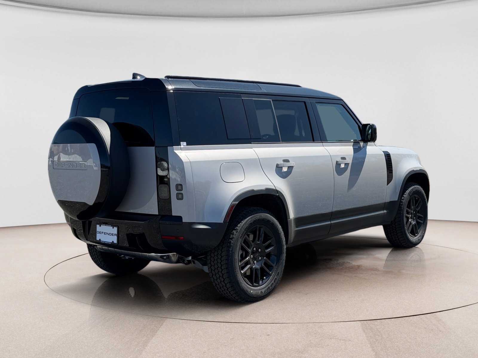 New 2026 Land Rover Defender 110 S AWD/4WD image 5
