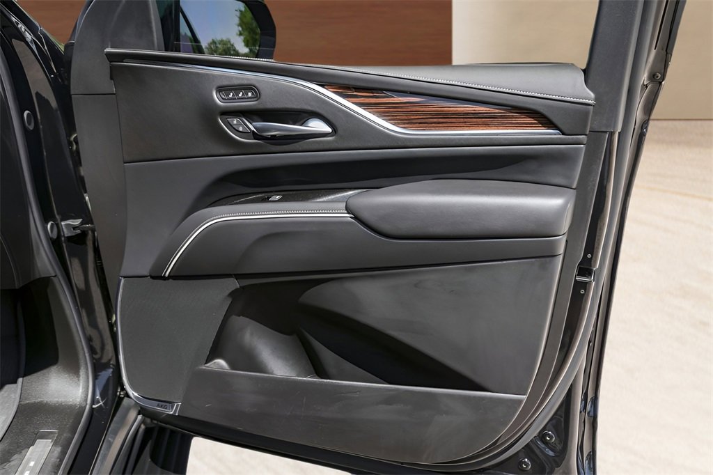 Certified 2024 Cadillac Escalade Premium Luxury w/ Performance Package image 29