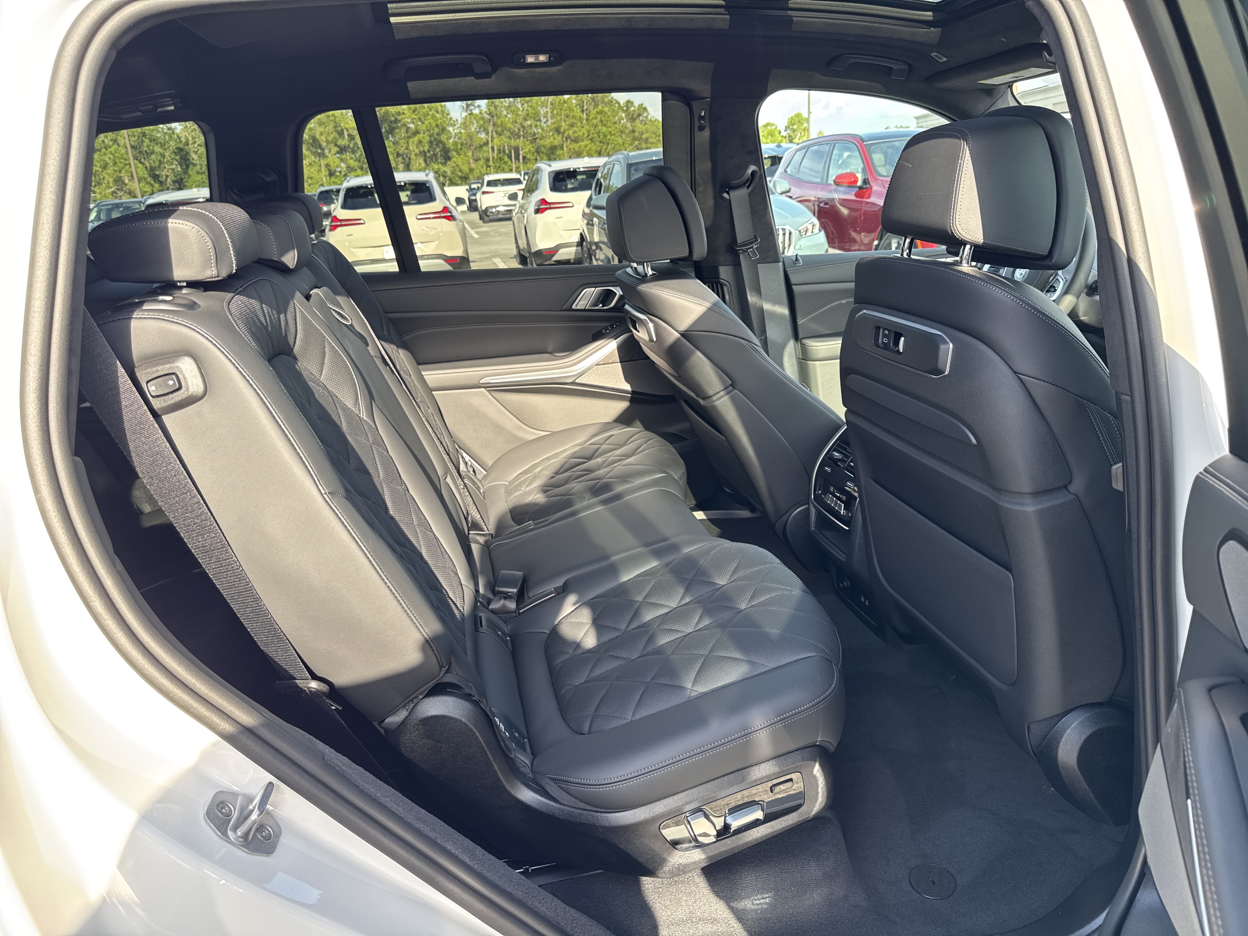 New 2027 BMW X7 xDrive40i w/ Executive Package AWD/4WD image 11