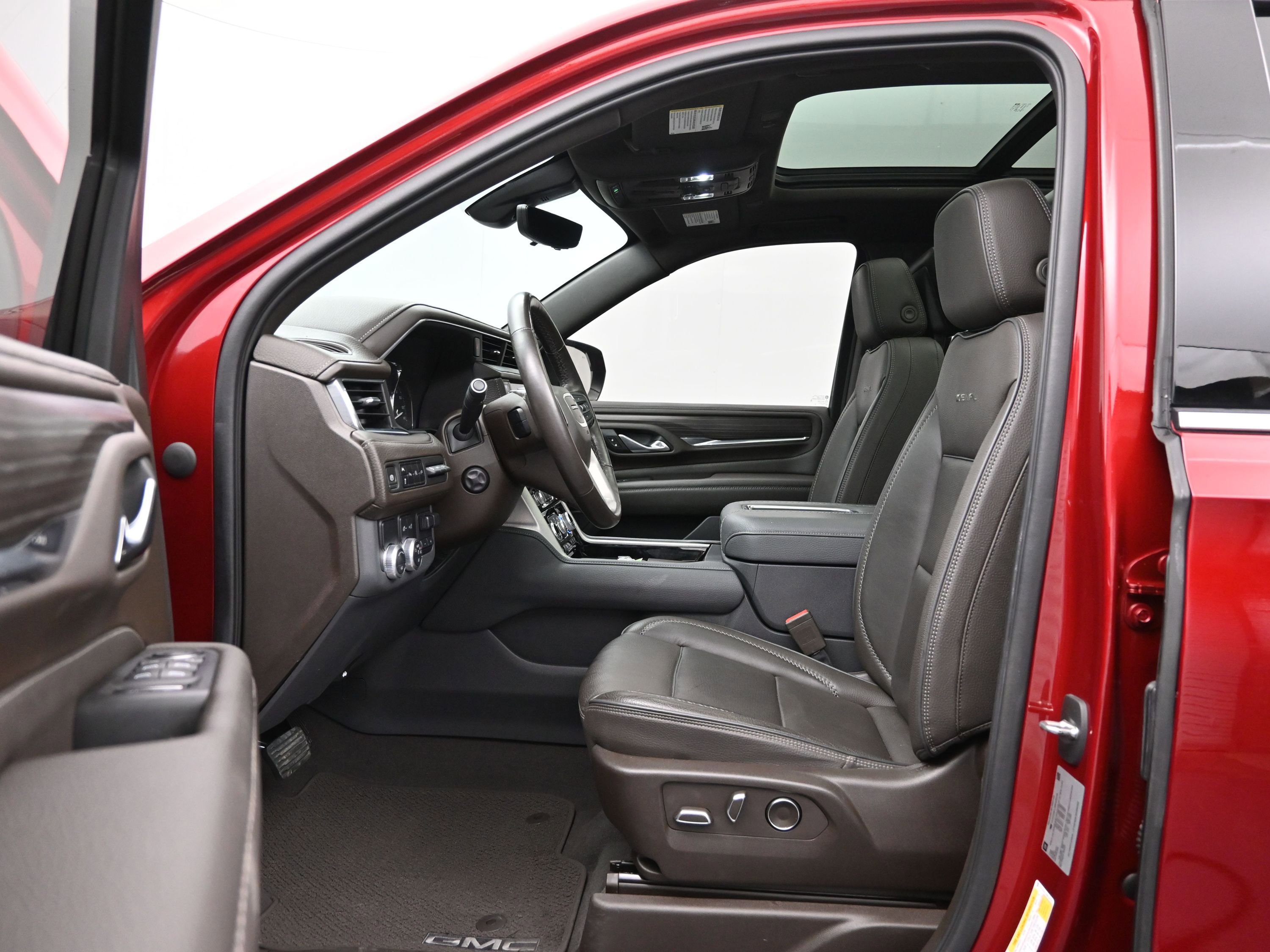 Used 2021 GMC Yukon Denali w/ Denali Ultimate Package image 9