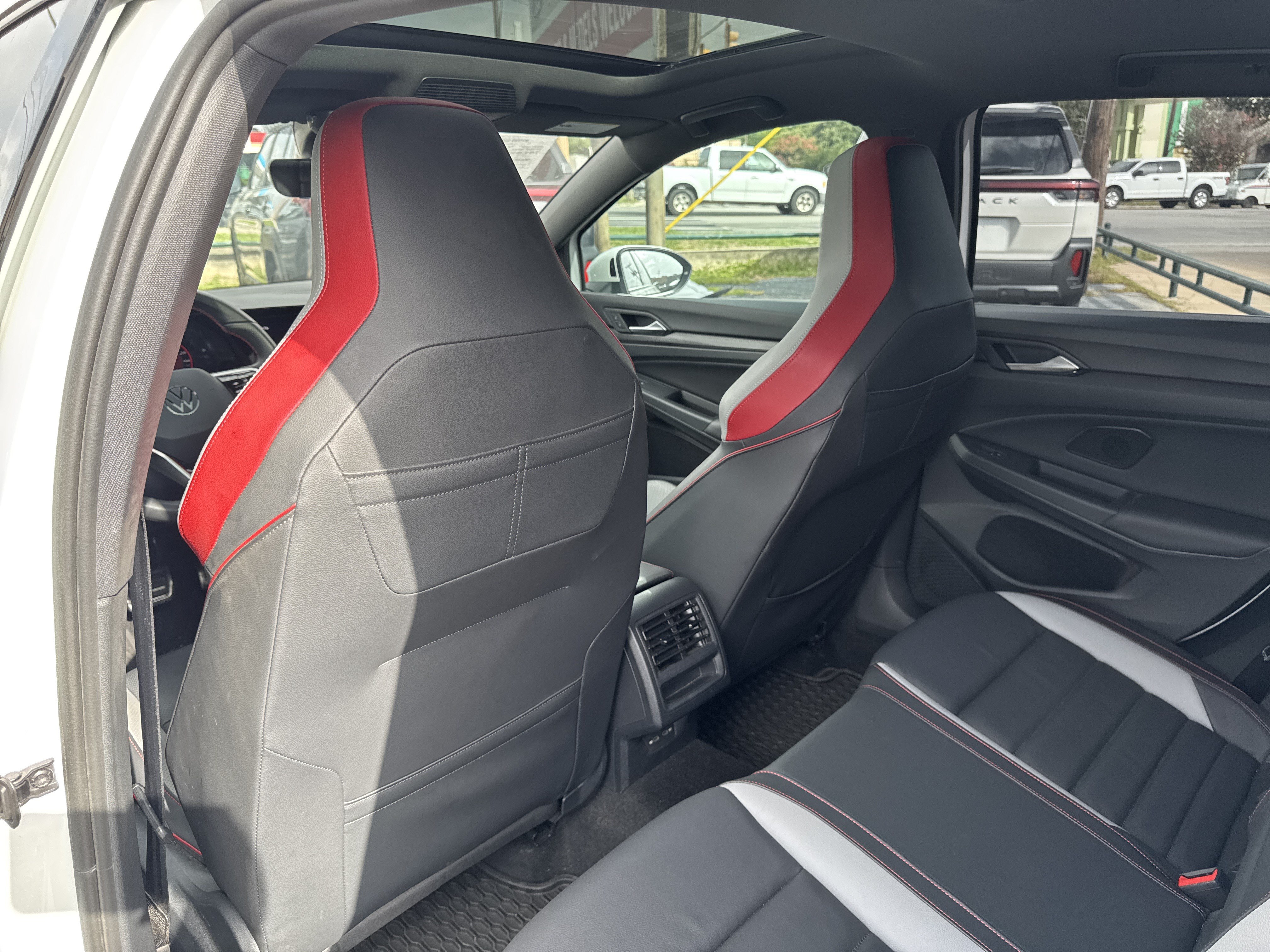 Used 2024 Volkswagen GTI SE FWD image 26