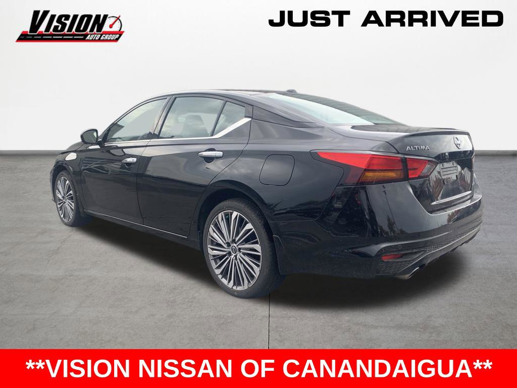 Used 2024 Nissan Altima 2.5 SL AWD/4WD image 2
