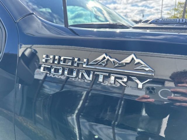 Used 2022 Chevrolet Silverado 2500 High Country w/ LPO, Hitch Package AWD/4WD image 9