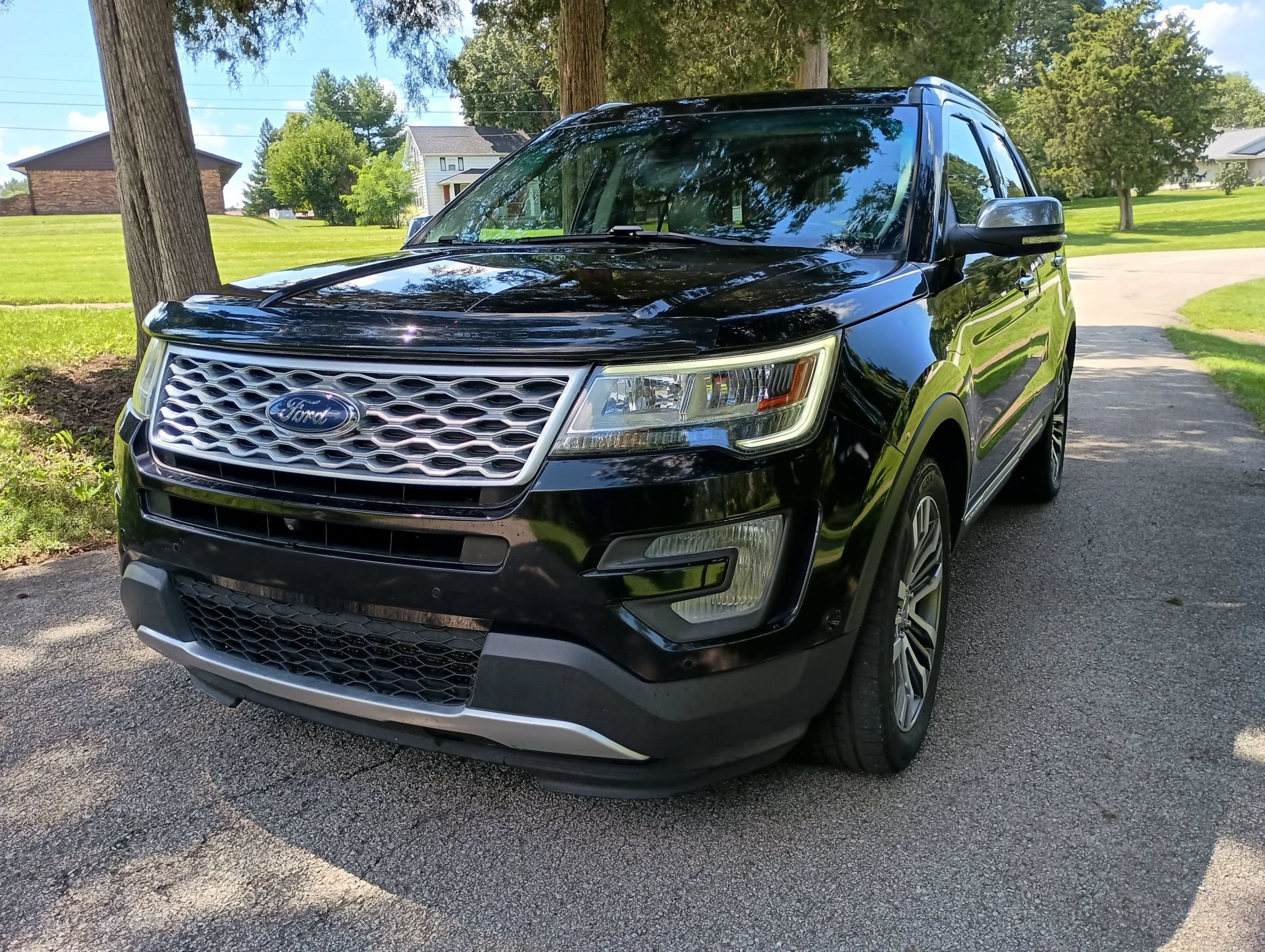 Used 2016 Ford Explorer Platinum AWD/4WD image 8