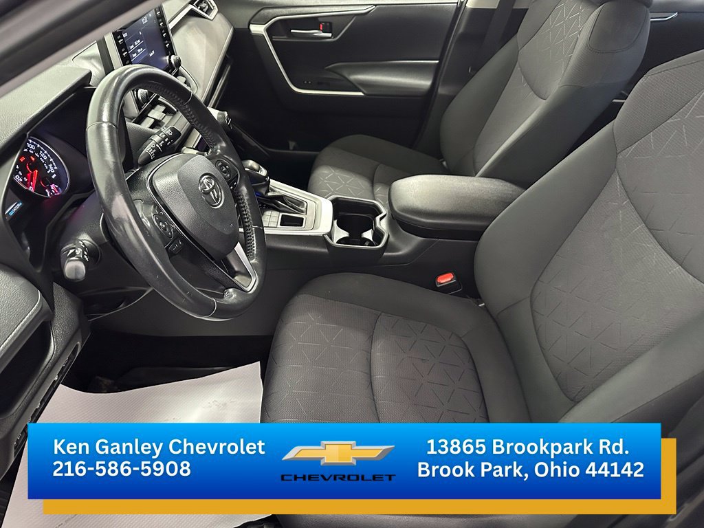 Used 2019 Toyota RAV4 XLE w/ Convenience Package AWD/4WD image 9