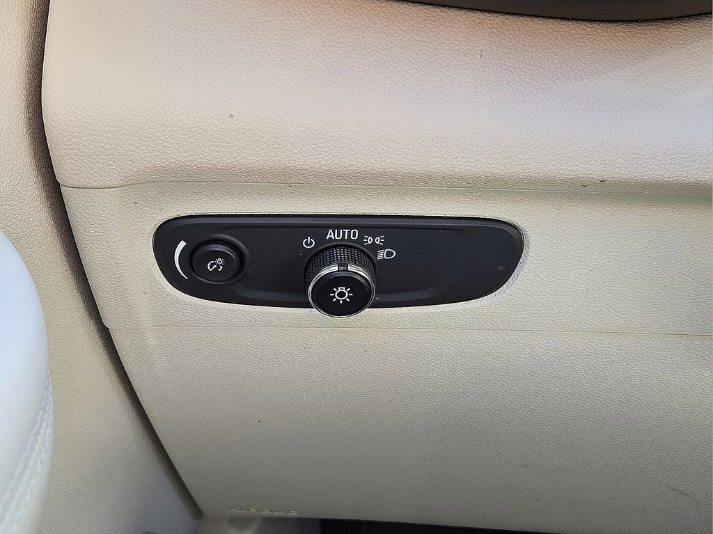 Used 2023 Buick Envision Preferred image 25