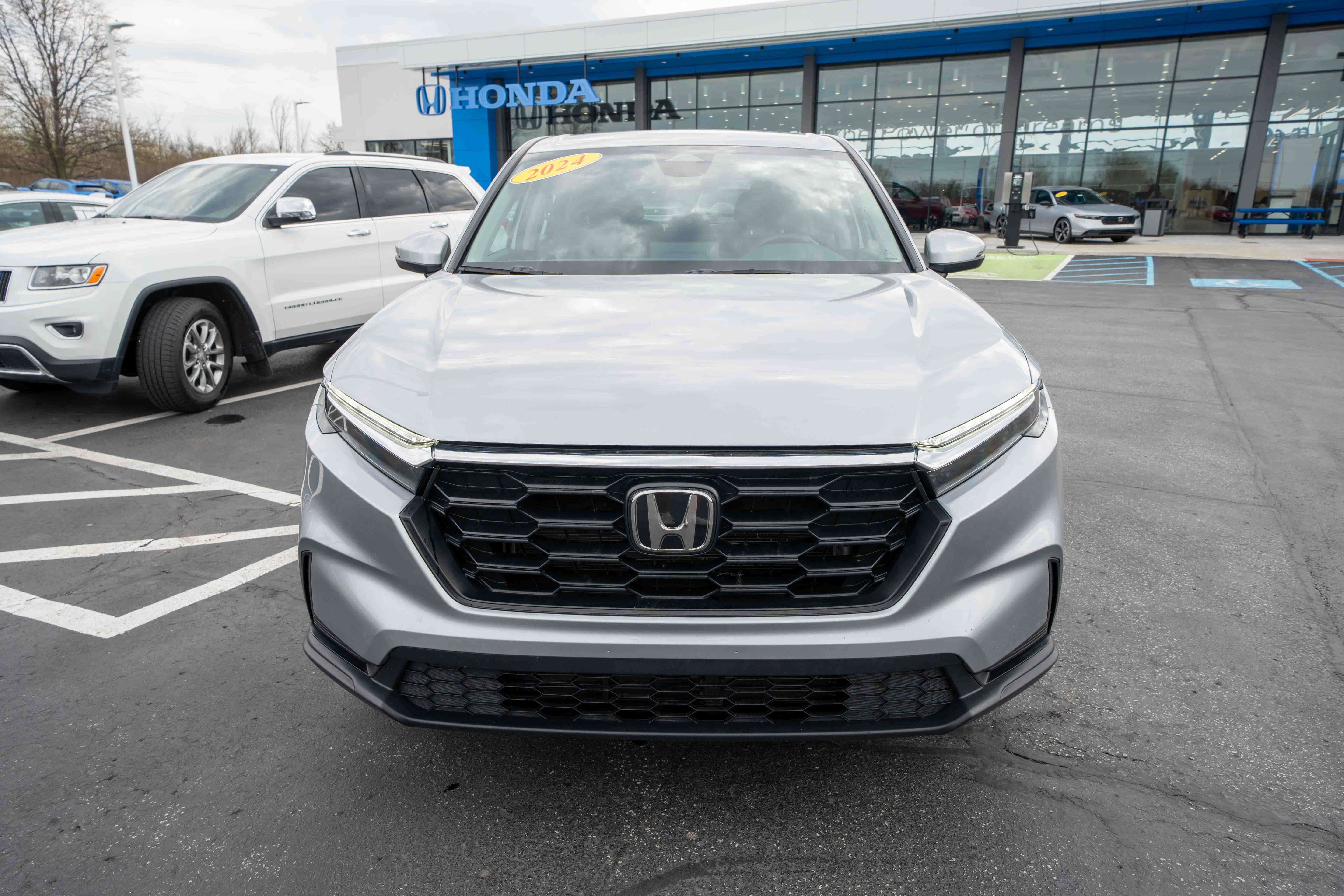 Used 2024 Honda CR-V LX image 2