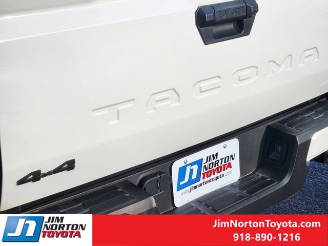 Used 2025 Toyota Tacoma TRD Off-Road image 12