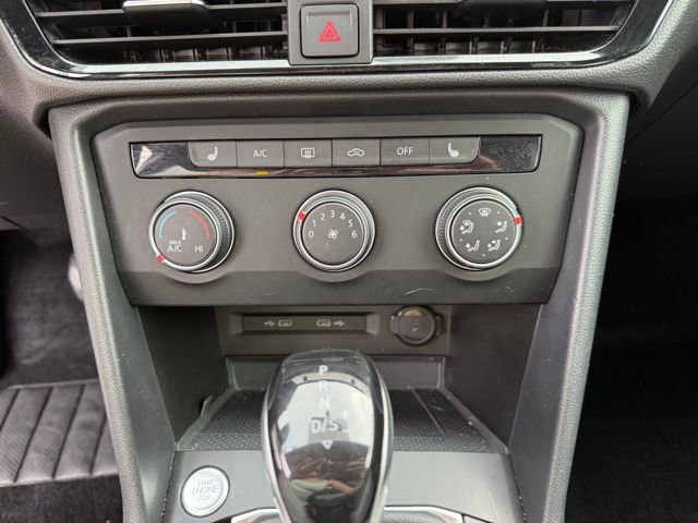 Used 2022 Volkswagen Taos SE FWD image 17
