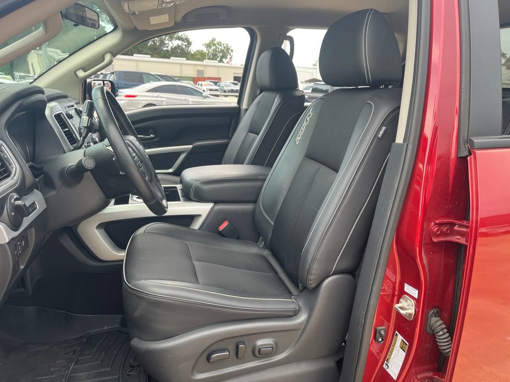 Used 2019 Nissan Titan PRO-4X AWD/4WD image 11