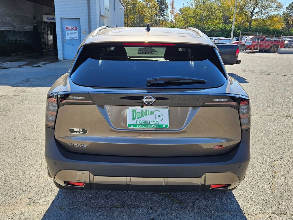 New 2026 Nissan Kicks SR image 8