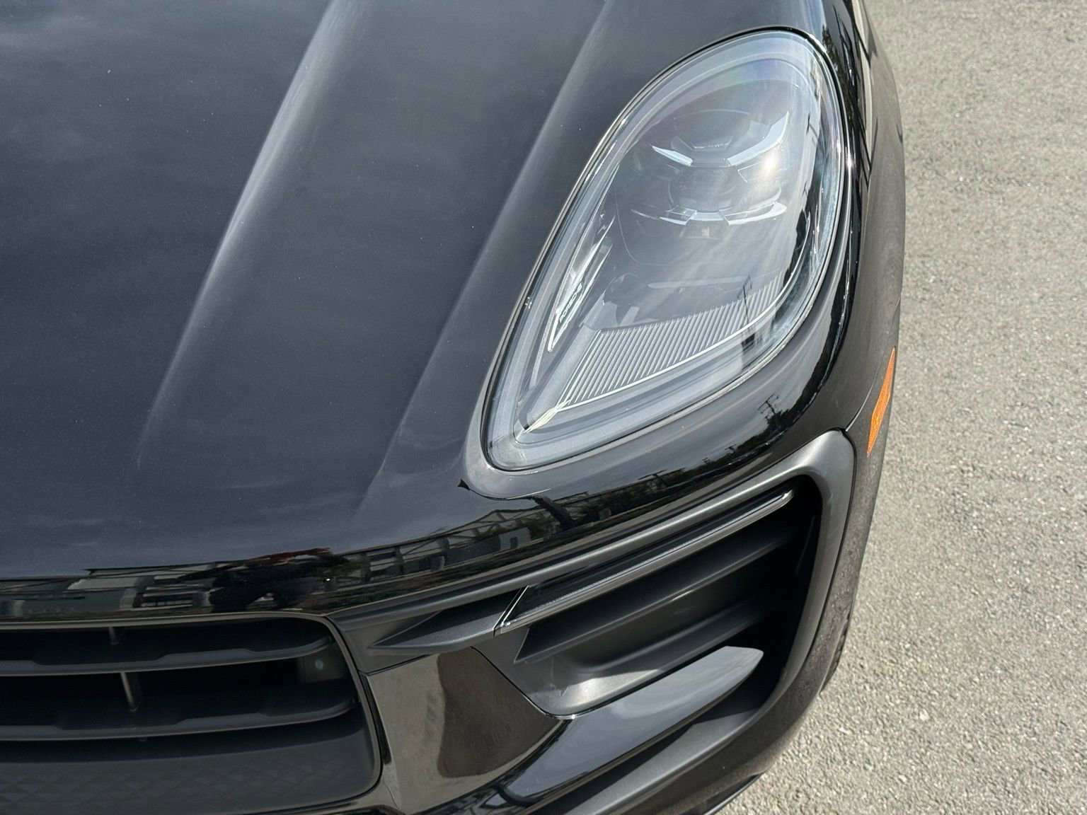 Used 2025 Porsche Macan image 12