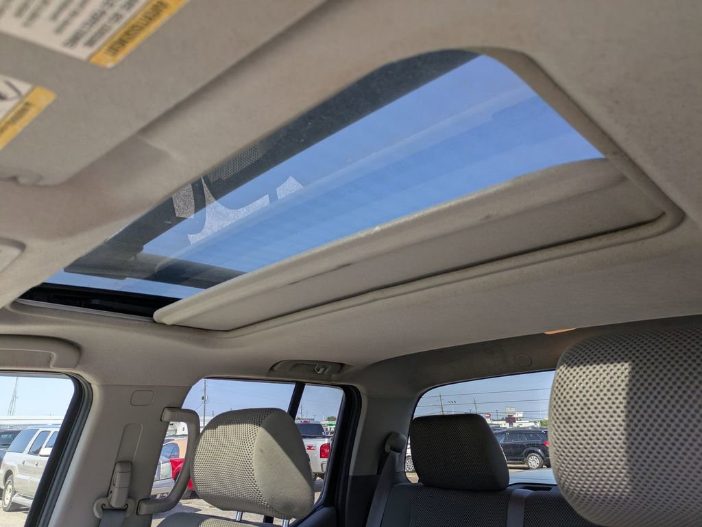 Used 2006 Nissan Frontier LE w/ (H01) Rockford Fosgate Pkg image 18