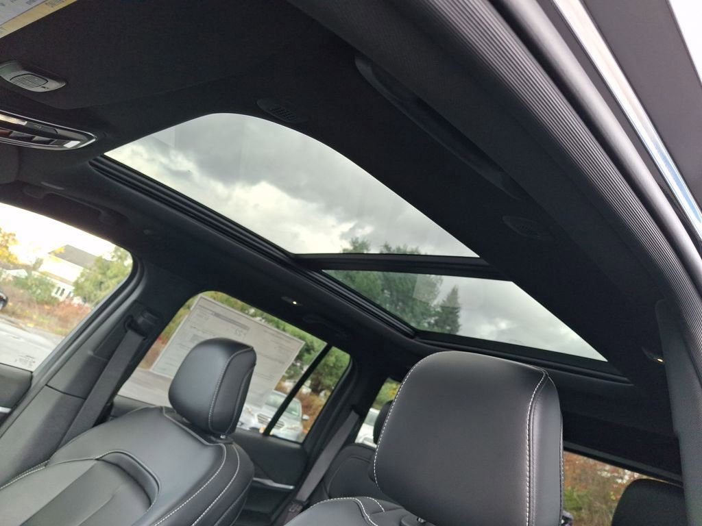 New 2025 Jeep Grand Cherokee Limited w/ Black Appearance Package image 29