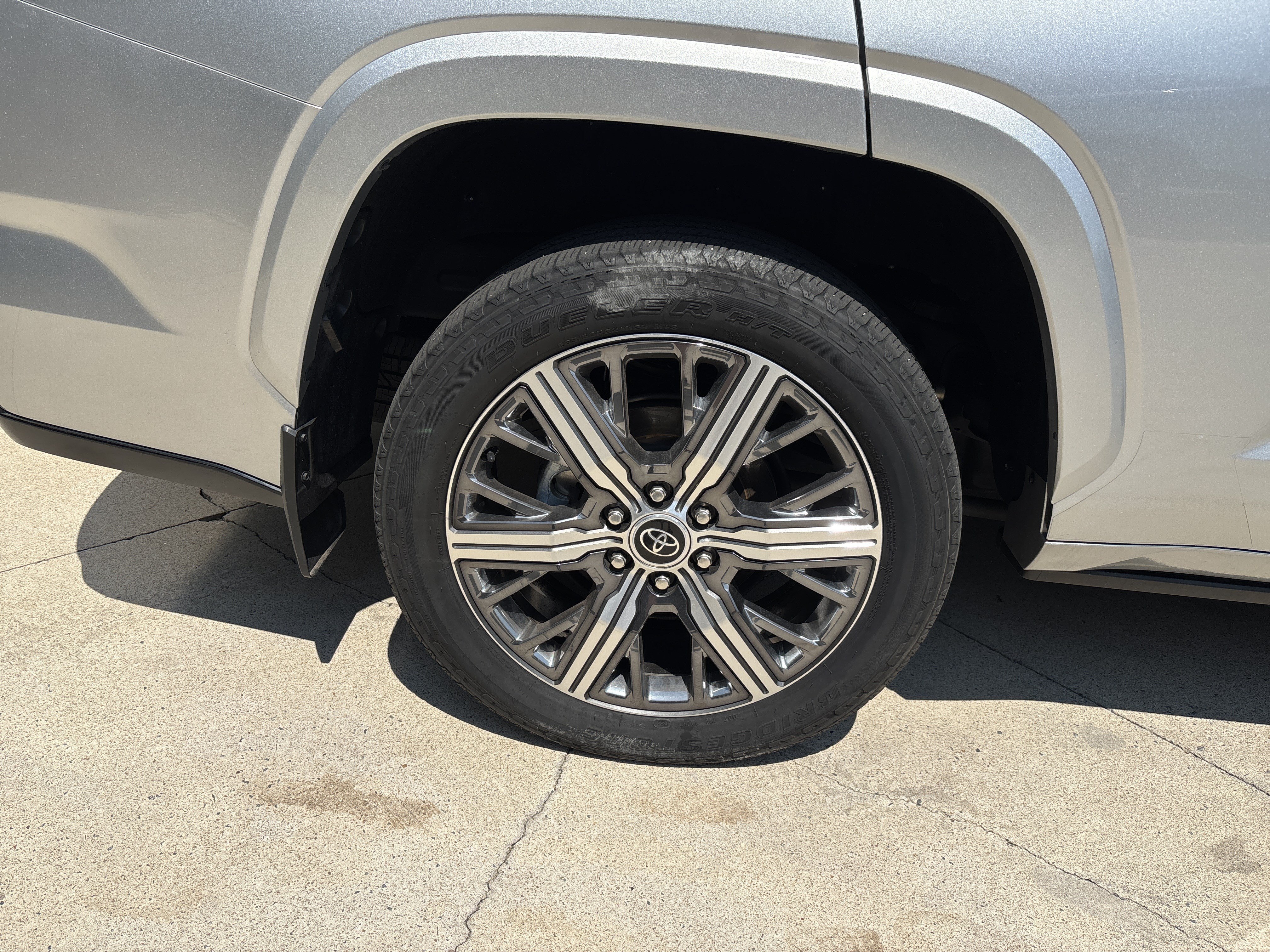 Used 2023 Toyota Sequoia Capstone AWD/4WD image 36