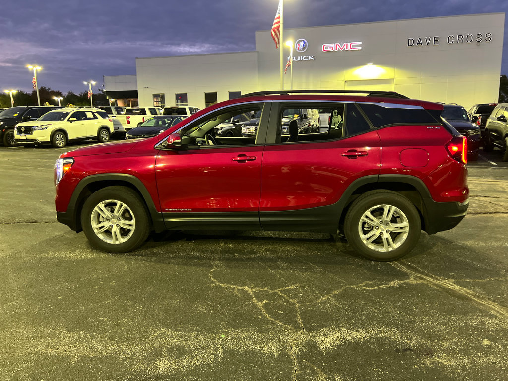 Used 2023 GMC Terrain SLE w/ Driver Convenience Package AWD/4WD image 11