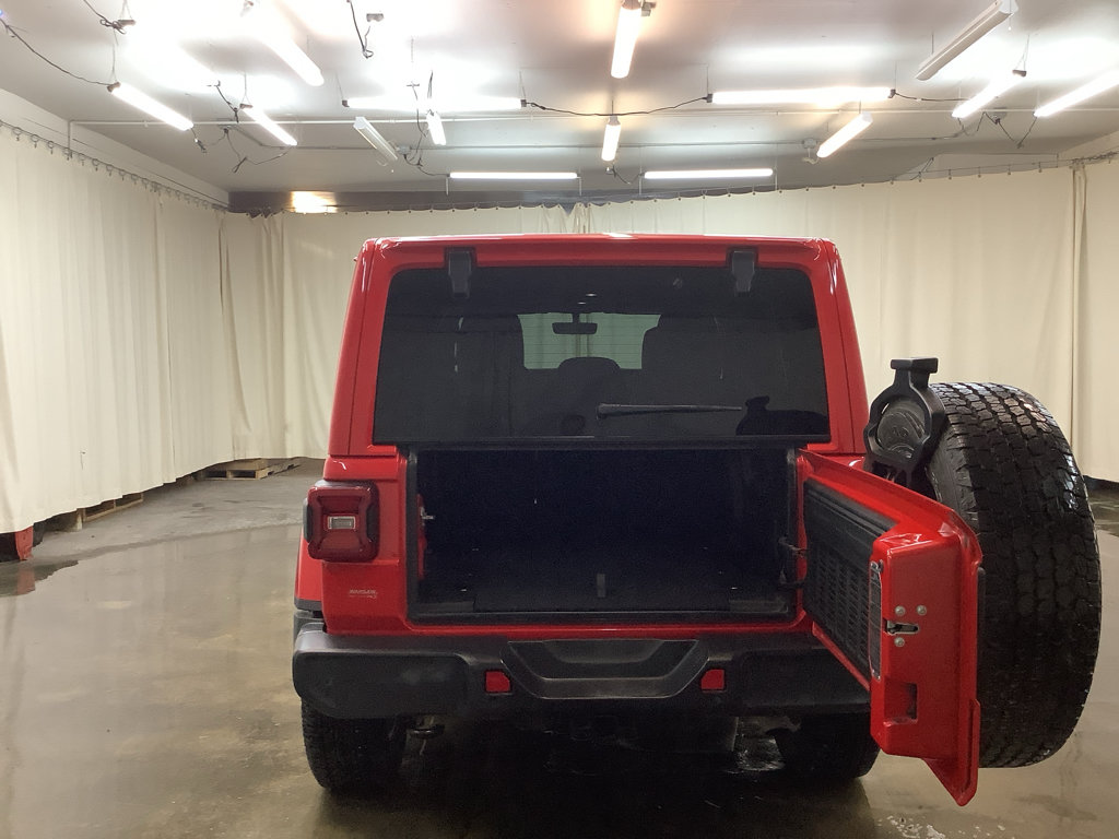 Used 2018 Jeep Wrangler Unlimited Sahara AWD/4WD image 7