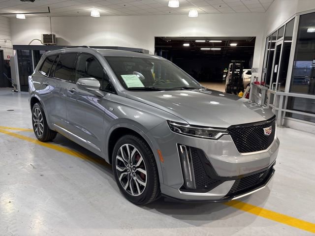 Used 2024 Cadillac XT6 Sport w/ Technology Package image 4