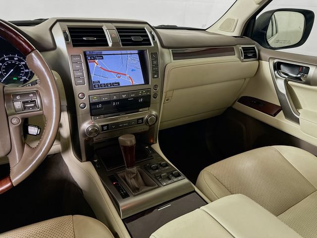 Used 2016 Lexus GX 460 Luxury w/ Preferred Accessory Package AWD/4WD image 25