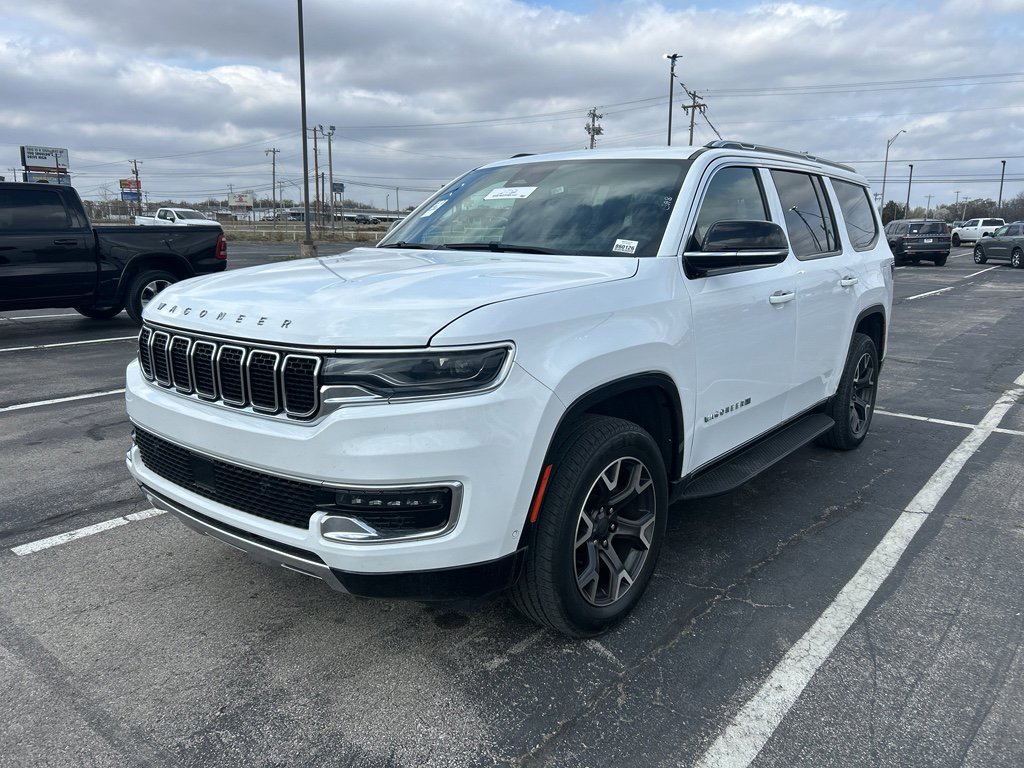 Used 2023 Jeep Wagoneer Series III w/ Preferred Equipment Group image 4