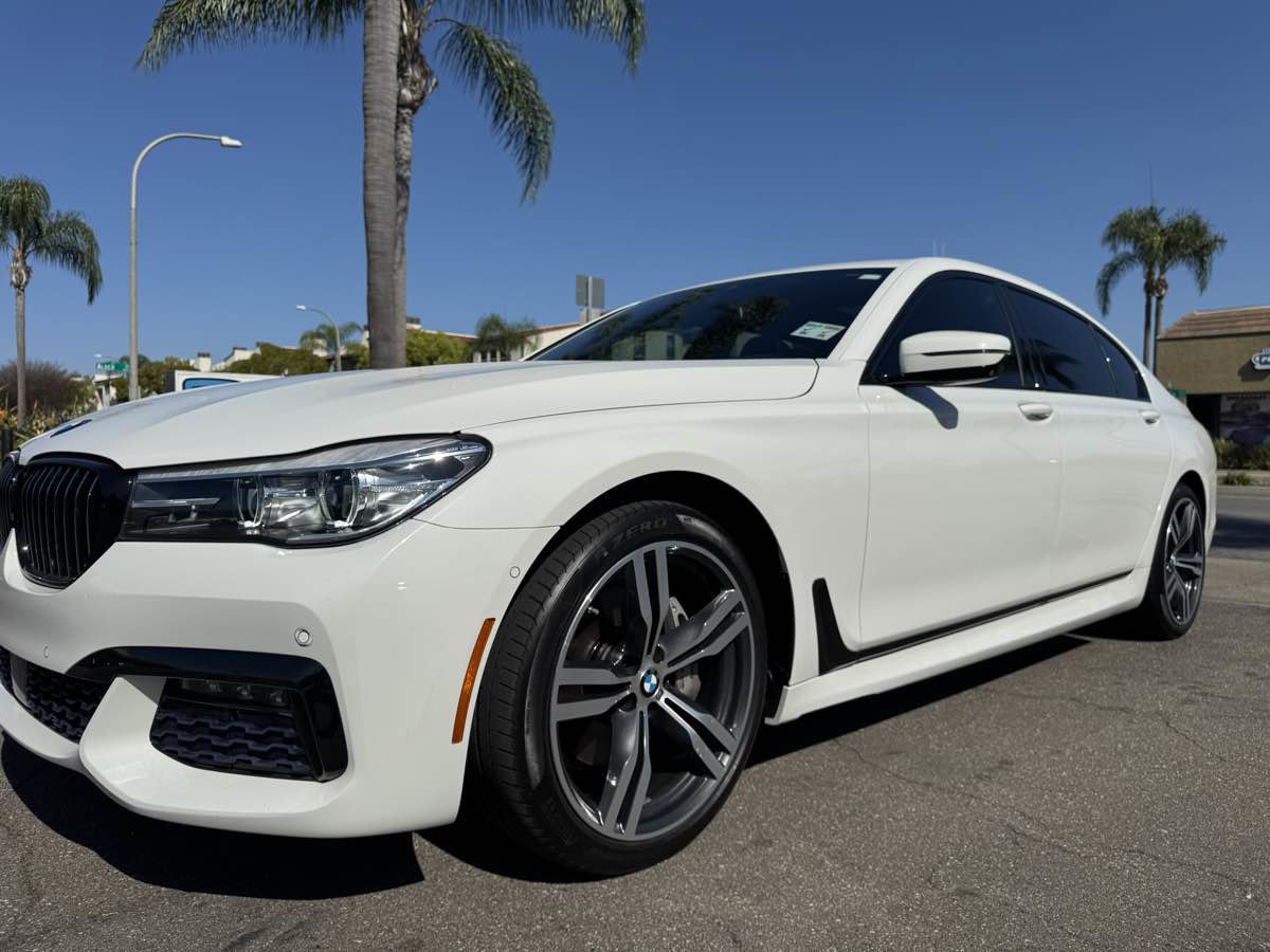 Used 2018 BMW 740i image 13