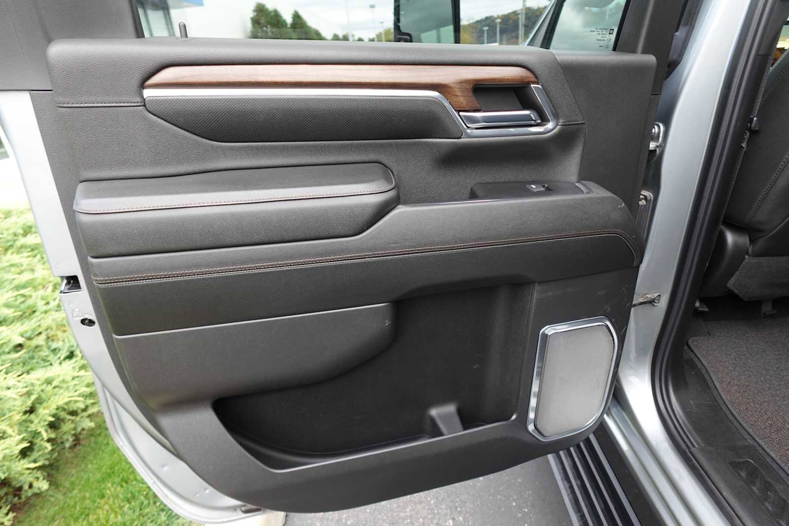 Used 2024 Chevrolet Silverado 2500 High Country image 30