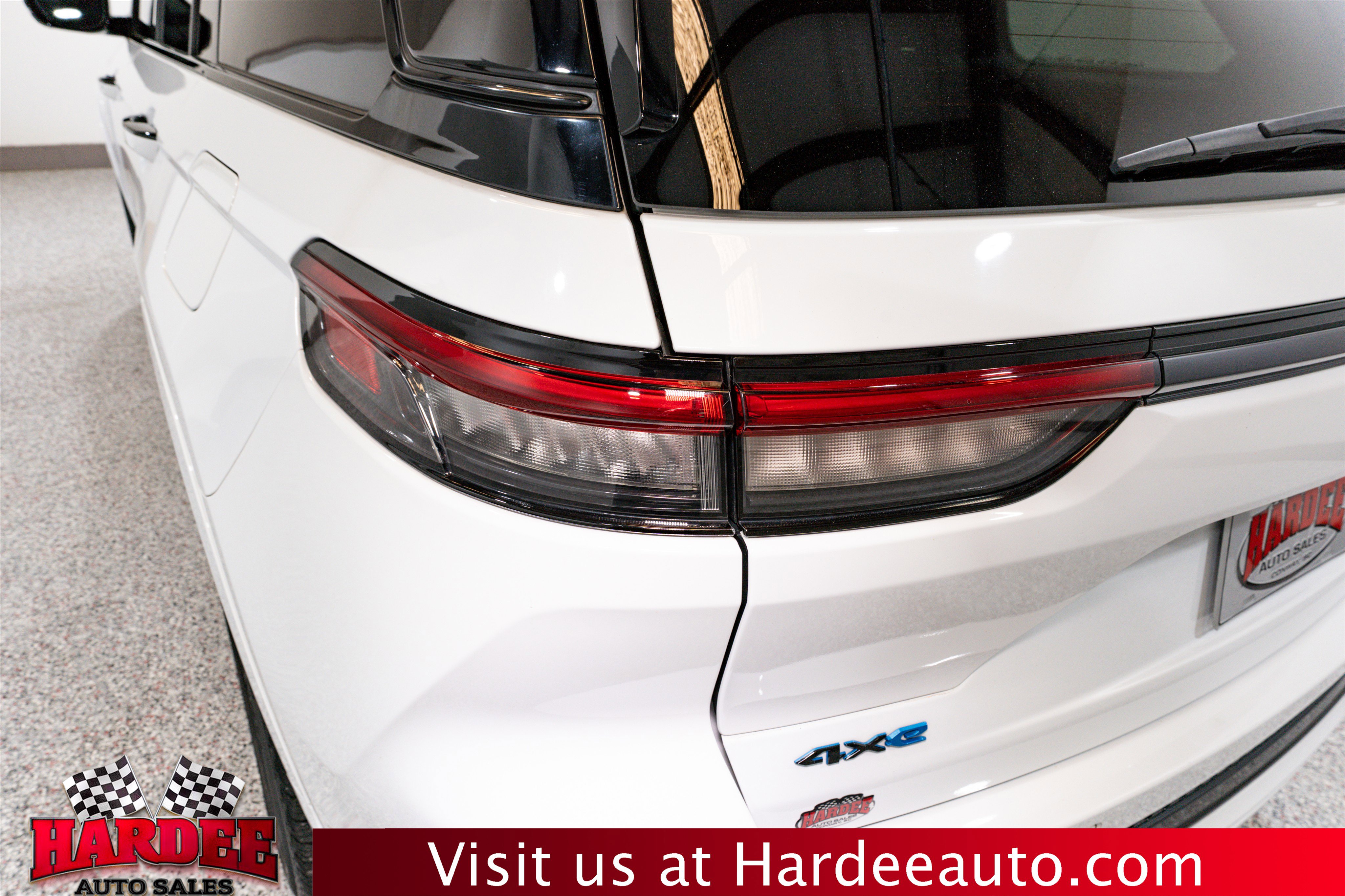 Used 2023 Jeep Grand Cherokee Summit w/ High Altitude Package image 9