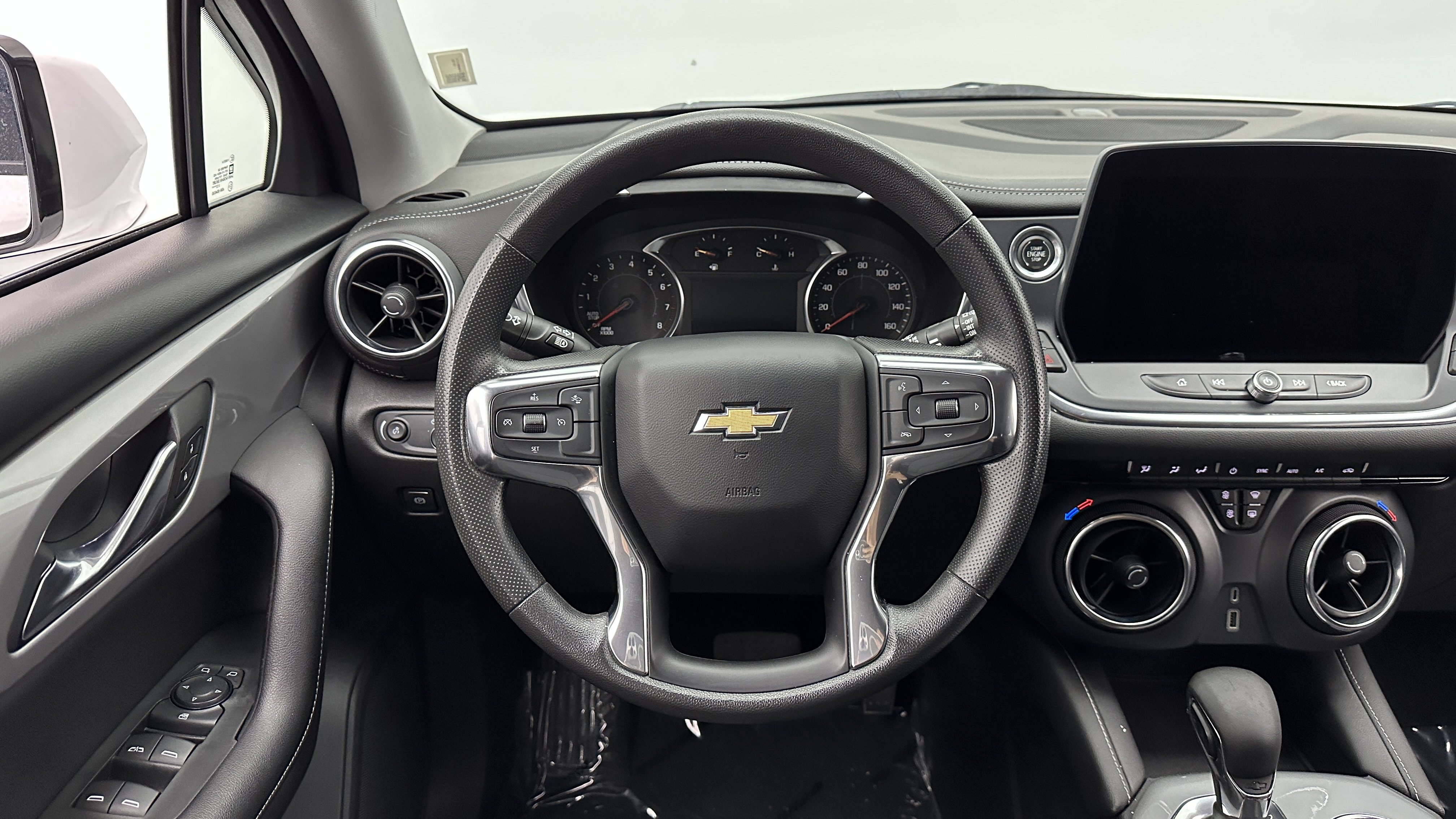 Used 2023 Chevrolet Blazer LT image 25