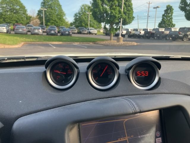 Used 2017 Nissan 370Z Touring RWD image 15