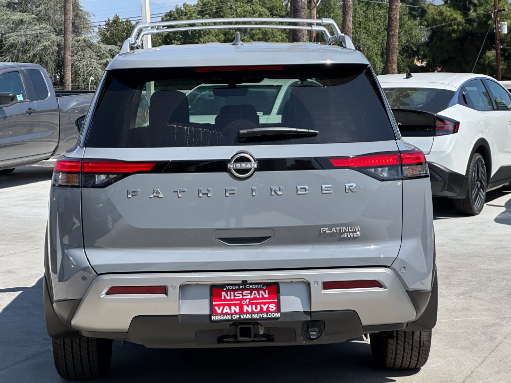 Used 2025 Nissan Pathfinder Platinum w/ Cargo Package AWD/4WD image 6