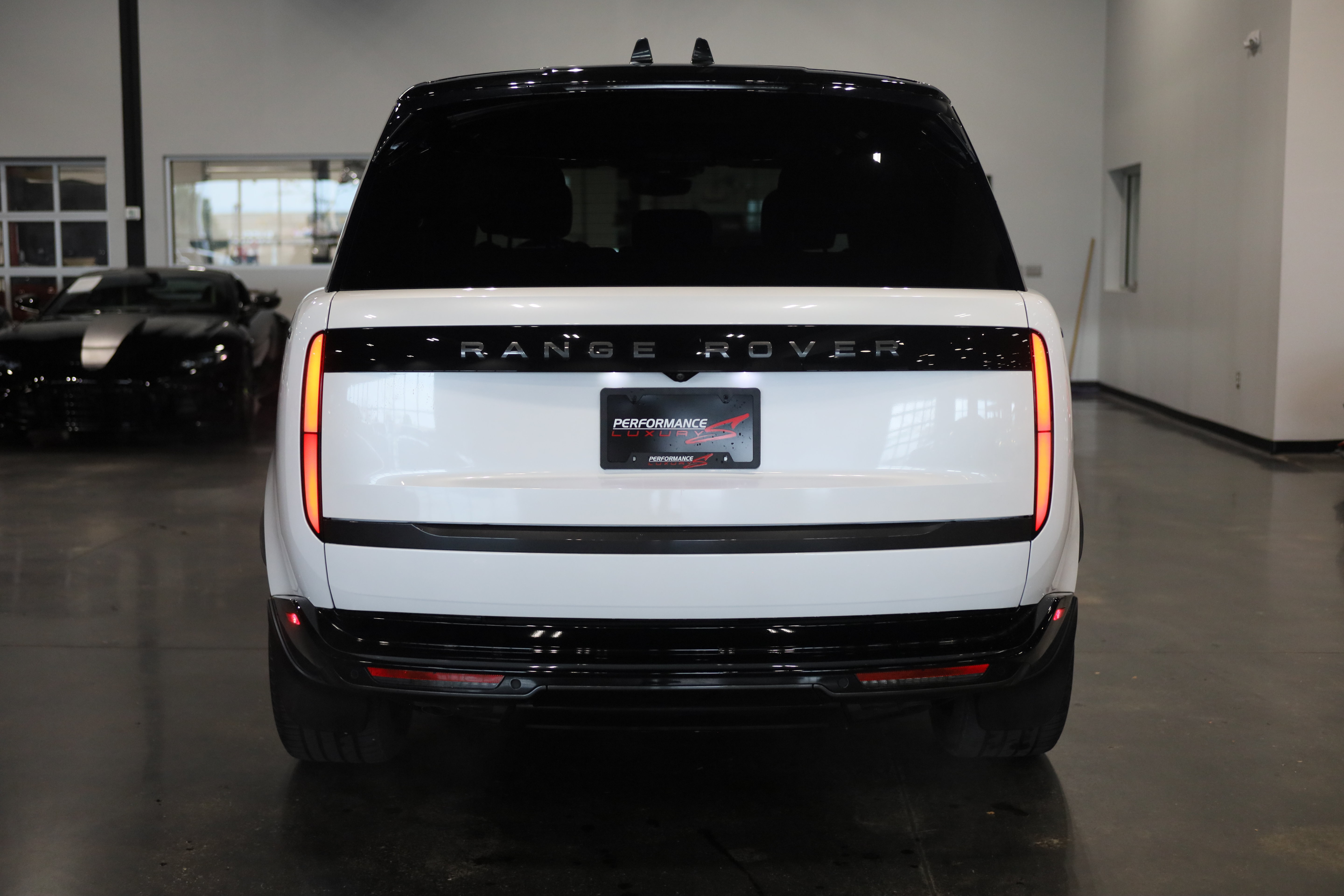 Used 2024 Land Rover Range Rover SE AWD/4WD image 5