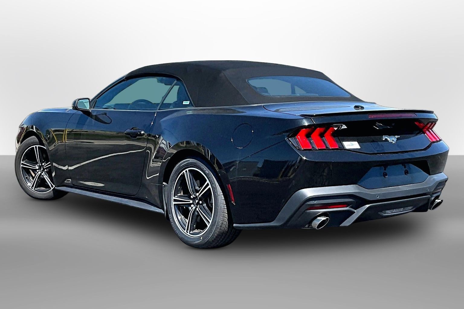 Used 2024 Ford Mustang Premium RWD image 9