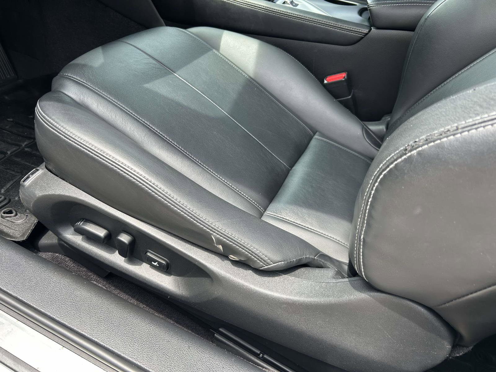 Used 2018 INFINITI Q60 3.0t Luxe w/ Sensory Package 3.0T Luxe RWD image 18
