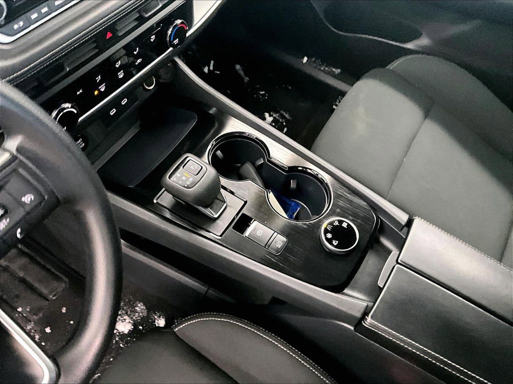 Used 2024 Nissan Rogue S image 20