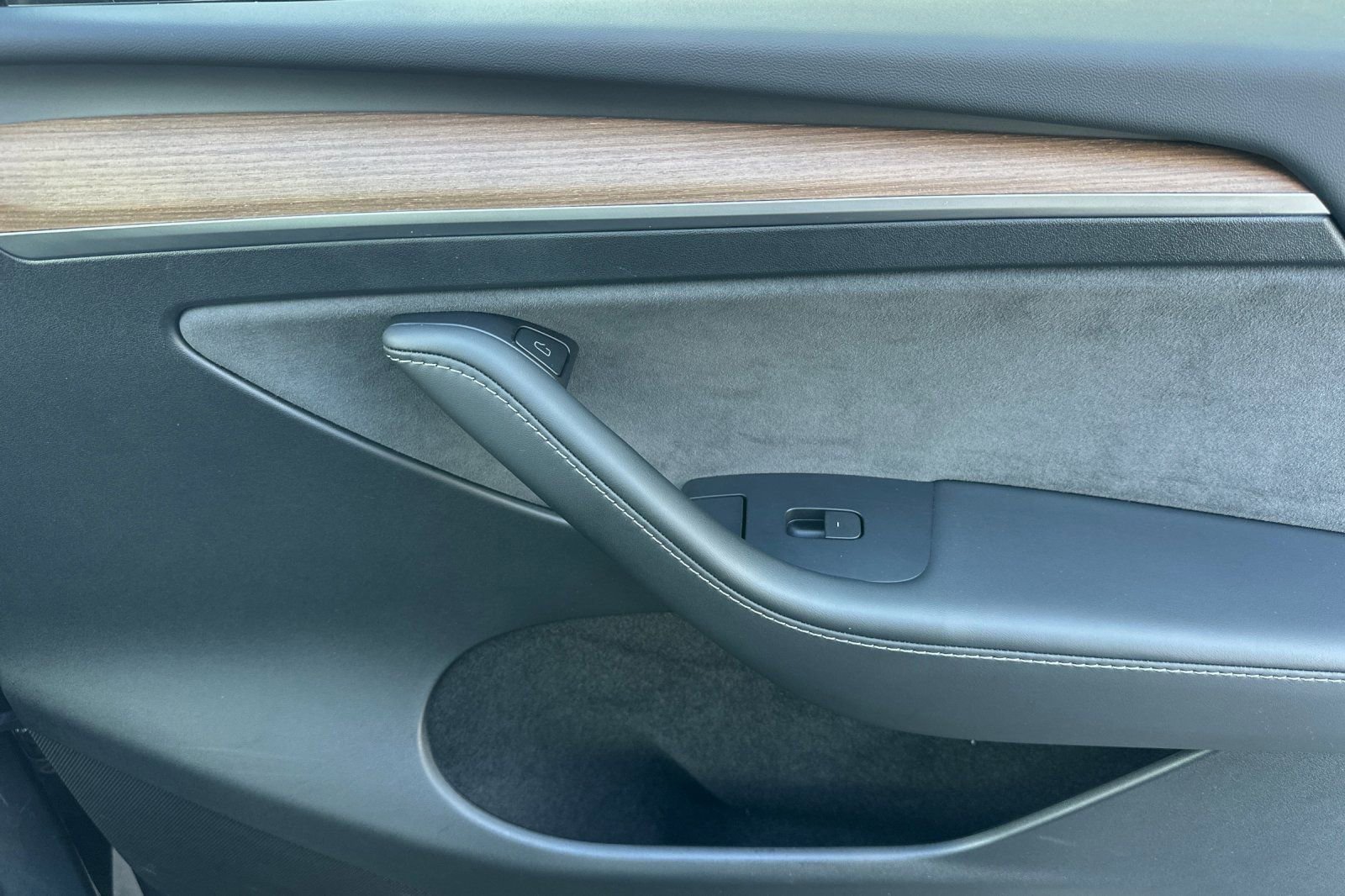 Used 2024 Tesla Model Y Long Range image 21