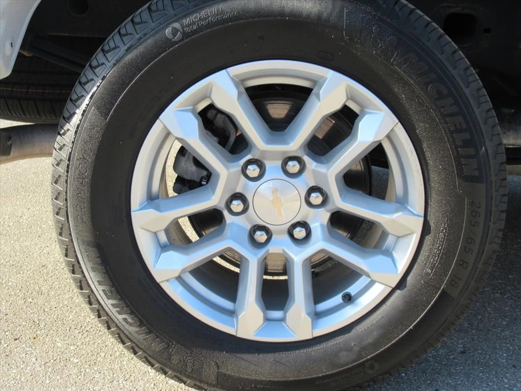 Used 2024 Chevrolet Silverado 1500 LT AWD/4WD image 8