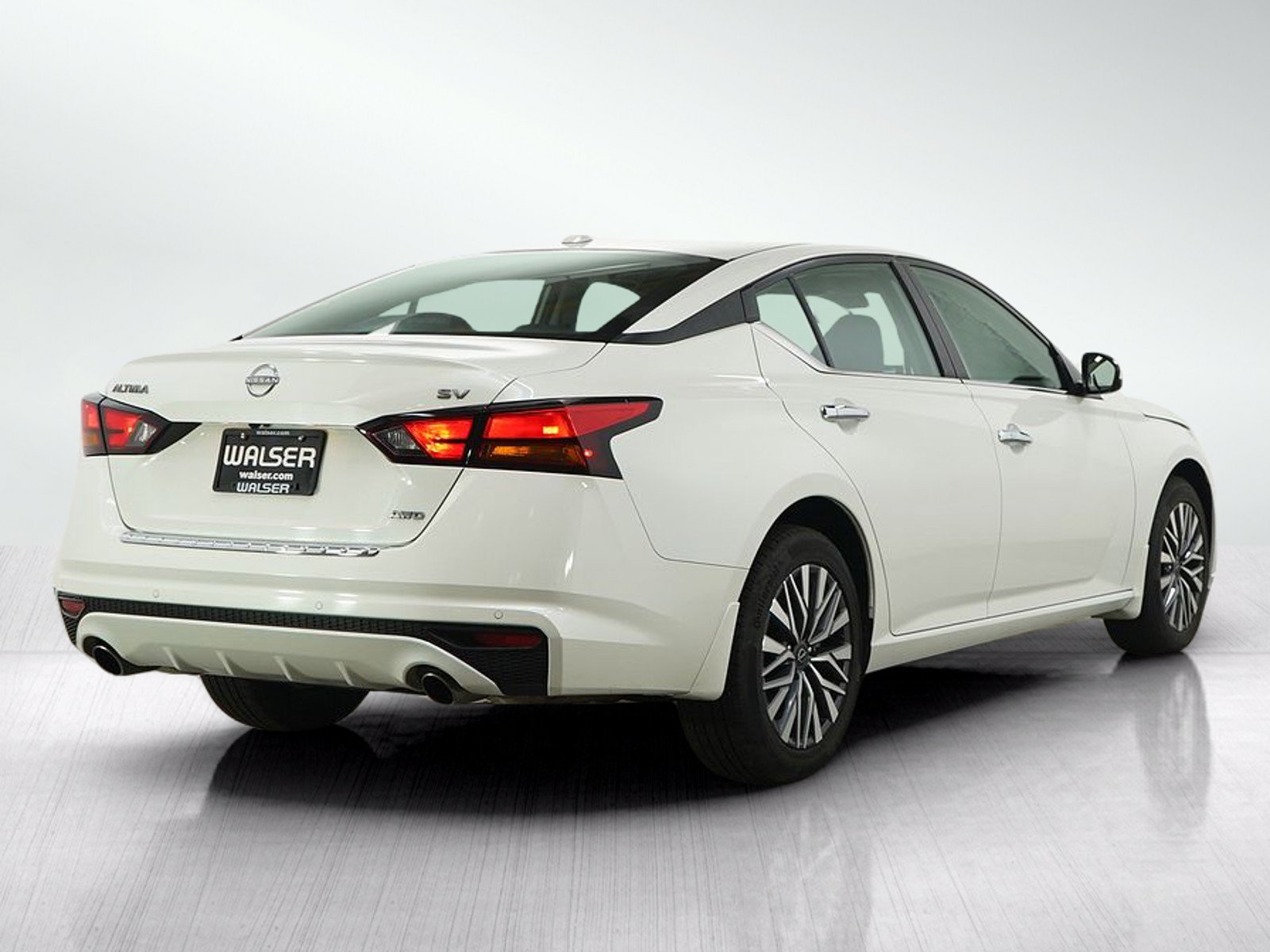 Used 2023 Nissan Altima 2.5 SV w/ SV Premium Package AWD/4WD image 5