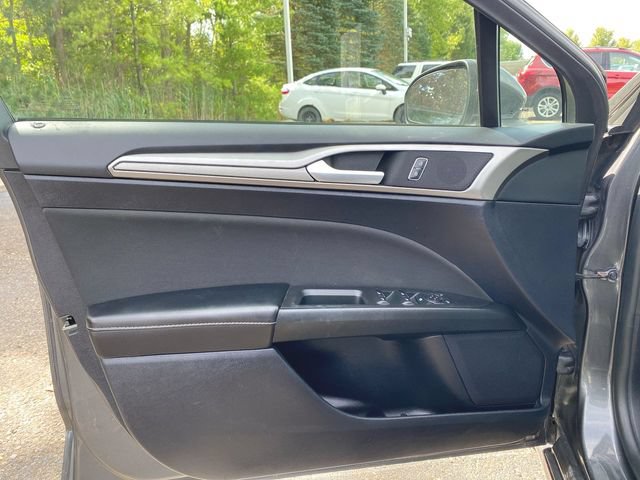 Used 2020 Ford Fusion SE AWD/4WD image 21