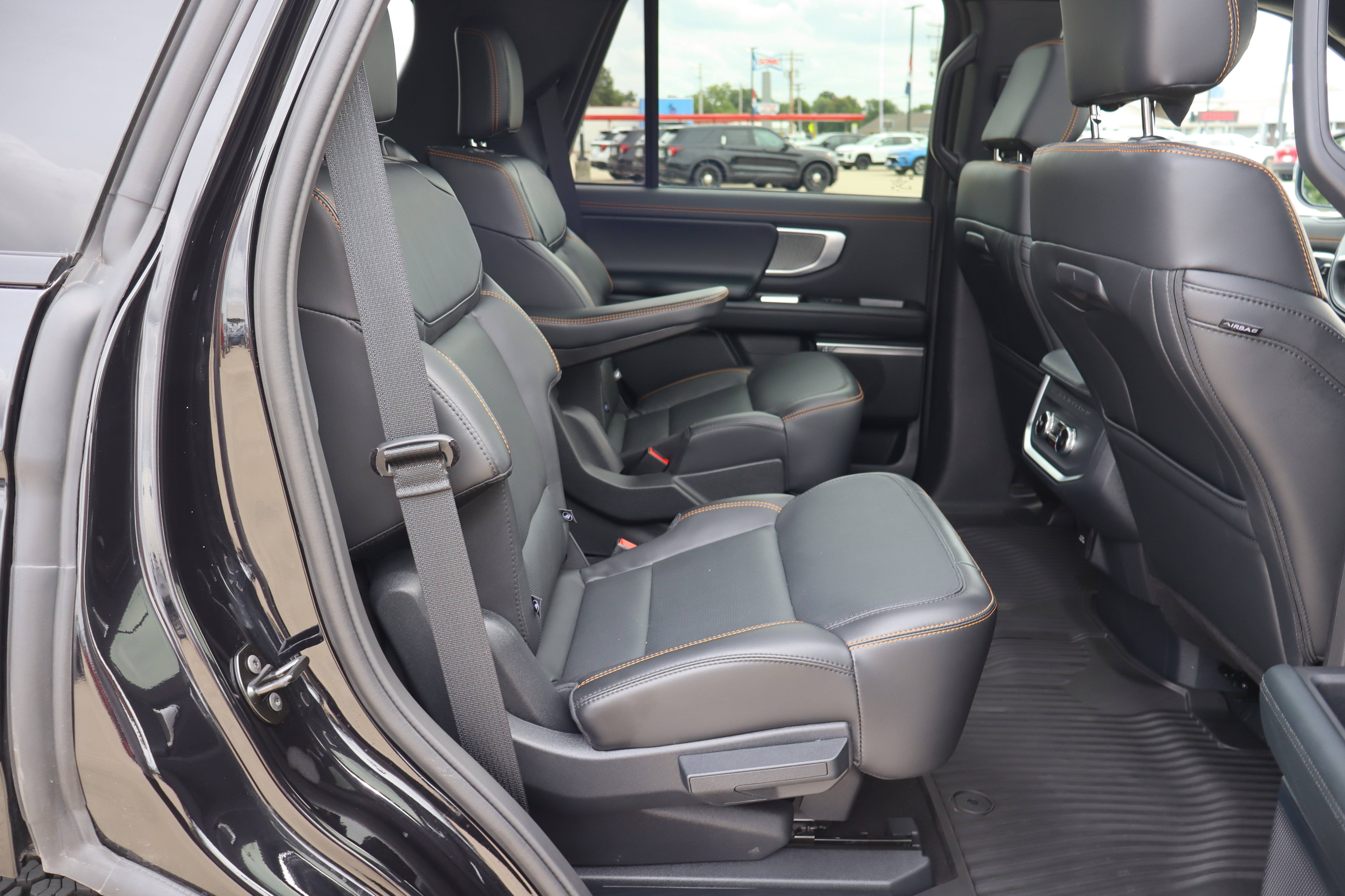 Used 2025 Ford Expedition Tremor AWD/4WD image 14