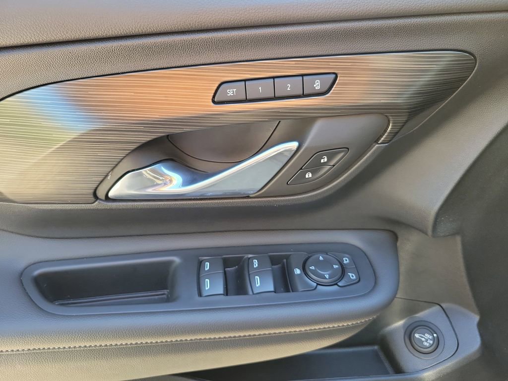Certified 2023 GMC Terrain SLT w/ Tech Package FWD image 23
