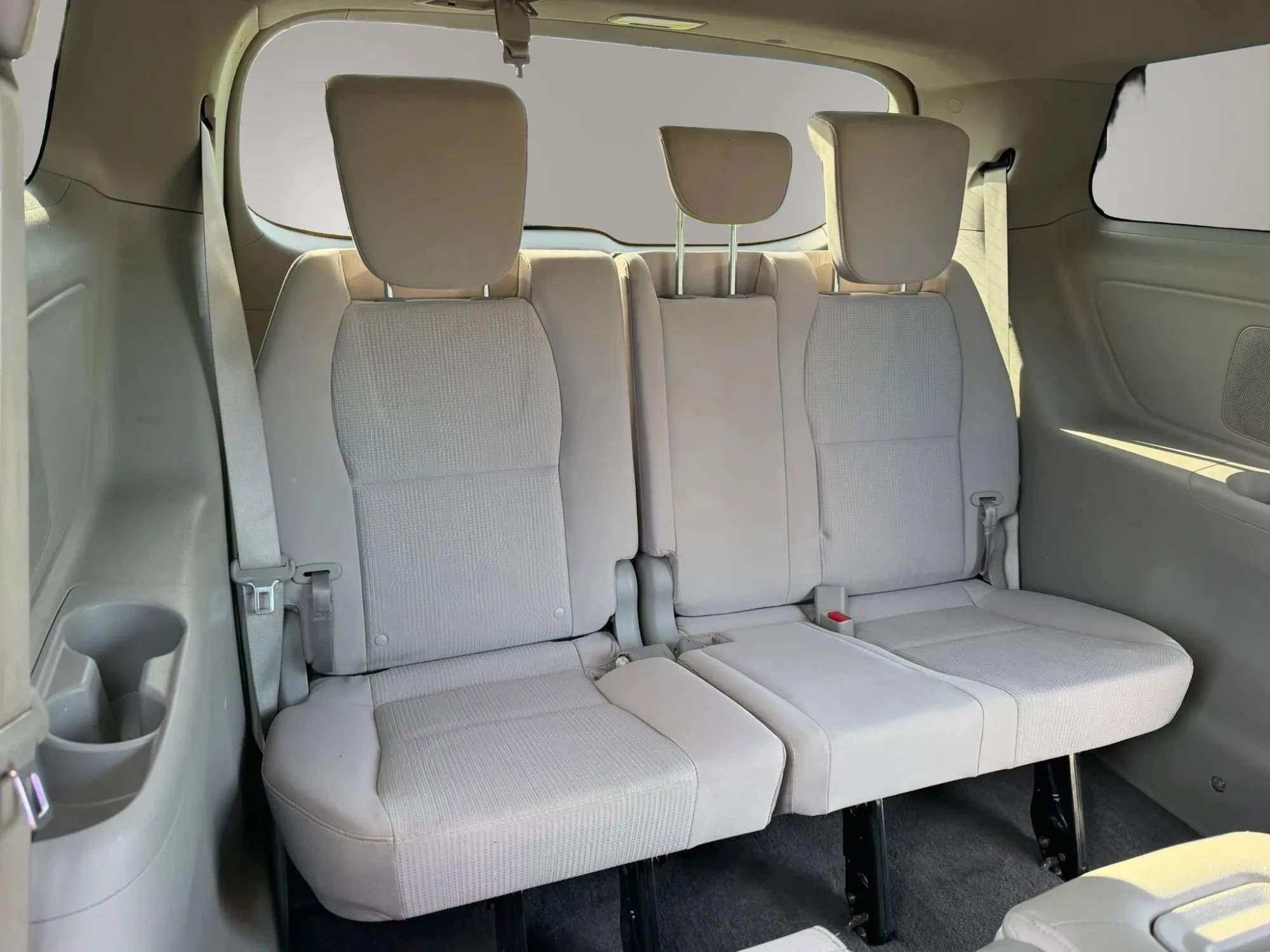 Used 2019 Kia Sedona LX image 19