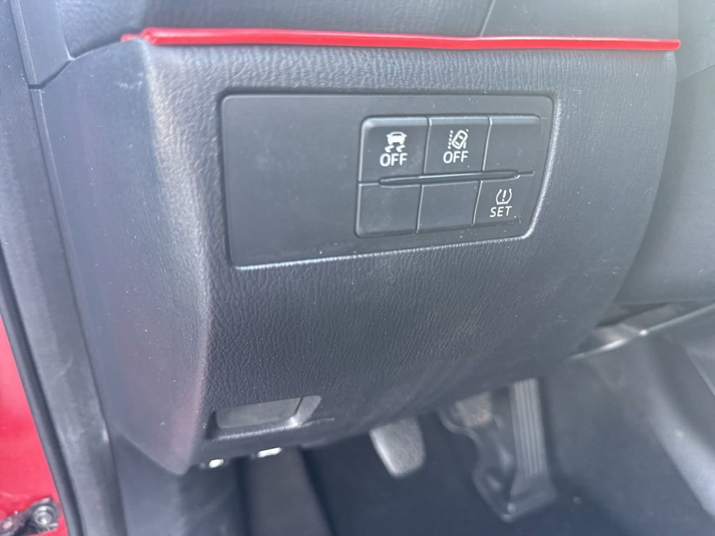 Used 2018 MAZDA MAZDA3 Grand Touring w/ Premium Equipment Package FWD image 17