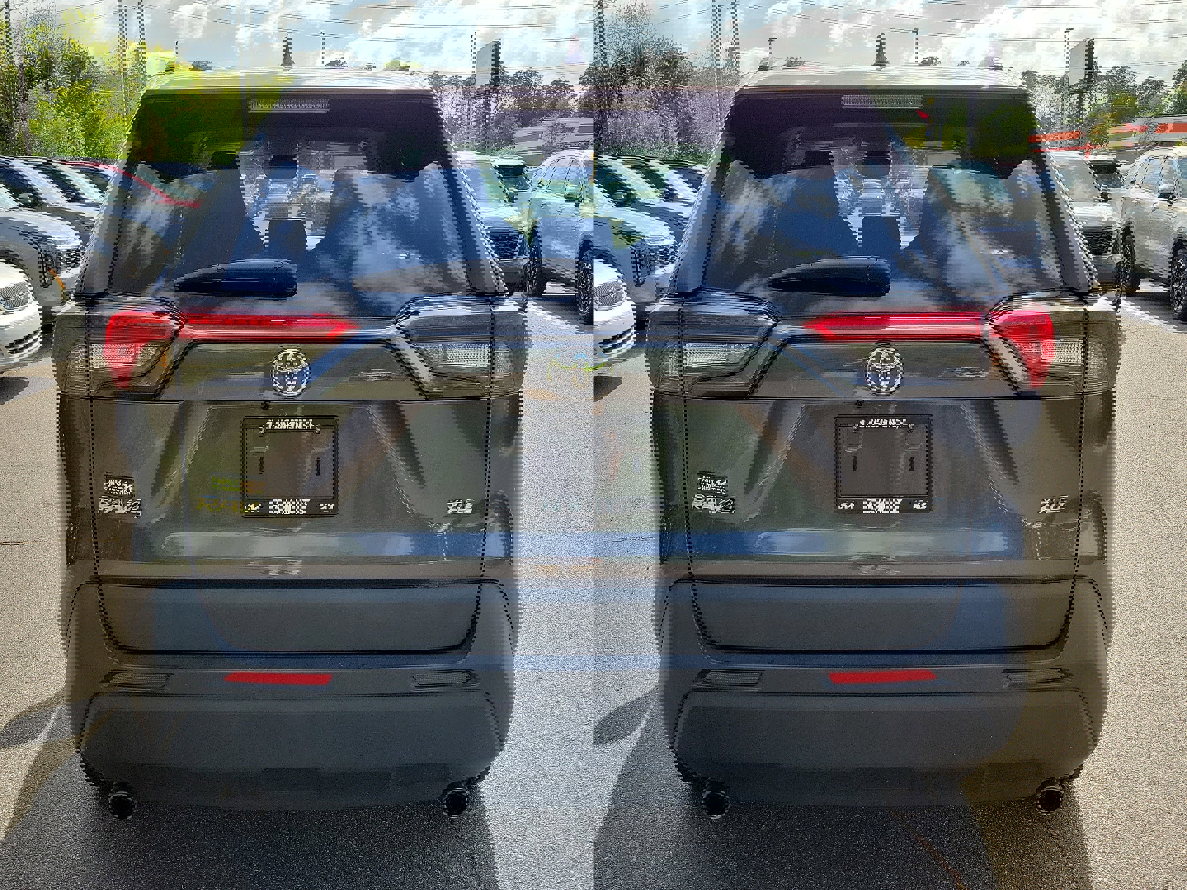 Used 2022 Toyota RAV4 XLE FWD image 5