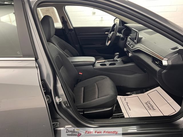 Used 2025 Nissan Altima 2.5 SV FWD image 40