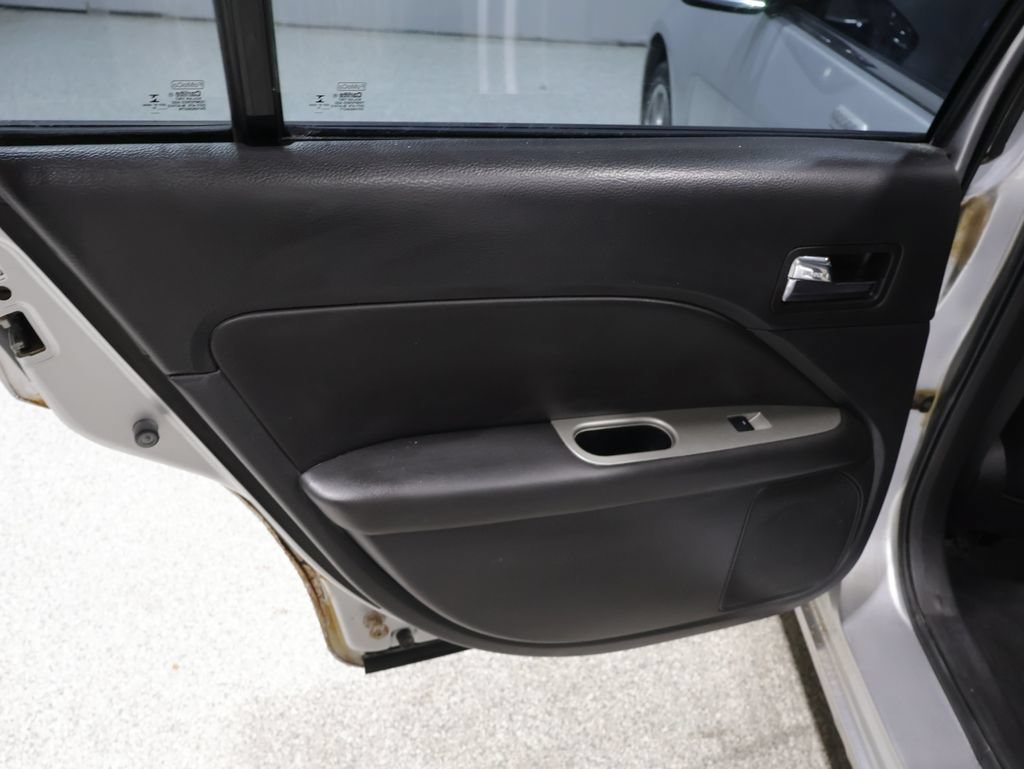 Used 2012 Ford Fusion SEL w/ Sport Appearance Pkg AWD/4WD image 17