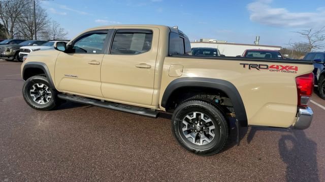 Certified 2017 Toyota Tacoma TRD Off-Road w/ Tow Package (A/T) image 4