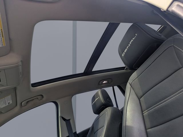 Used 2024 GMC Terrain Denali w/ Denali Premium Package image 22