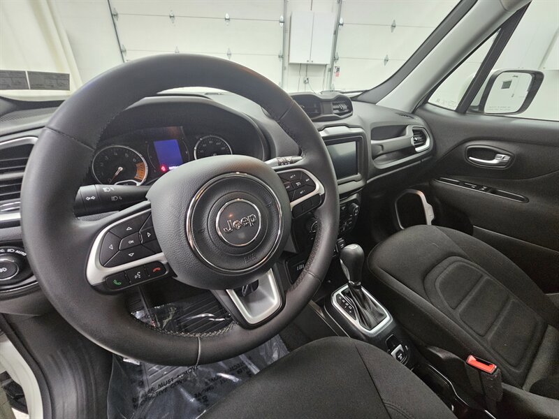 Used 2020 Jeep Renegade Latitude AWD/4WD image 10