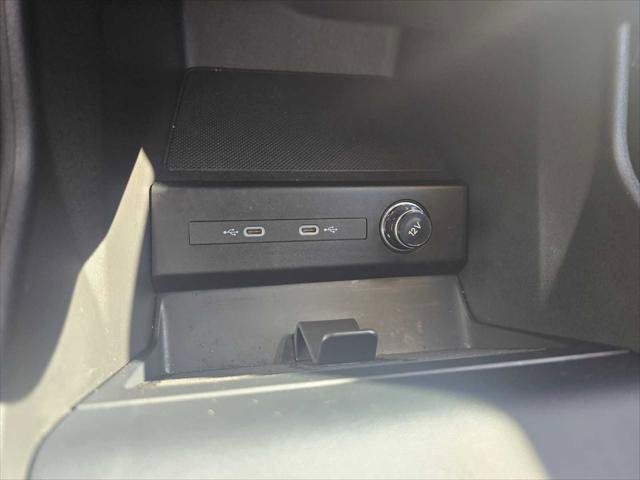 Used 2024 Audi Q4 e-tron Prestige image 33