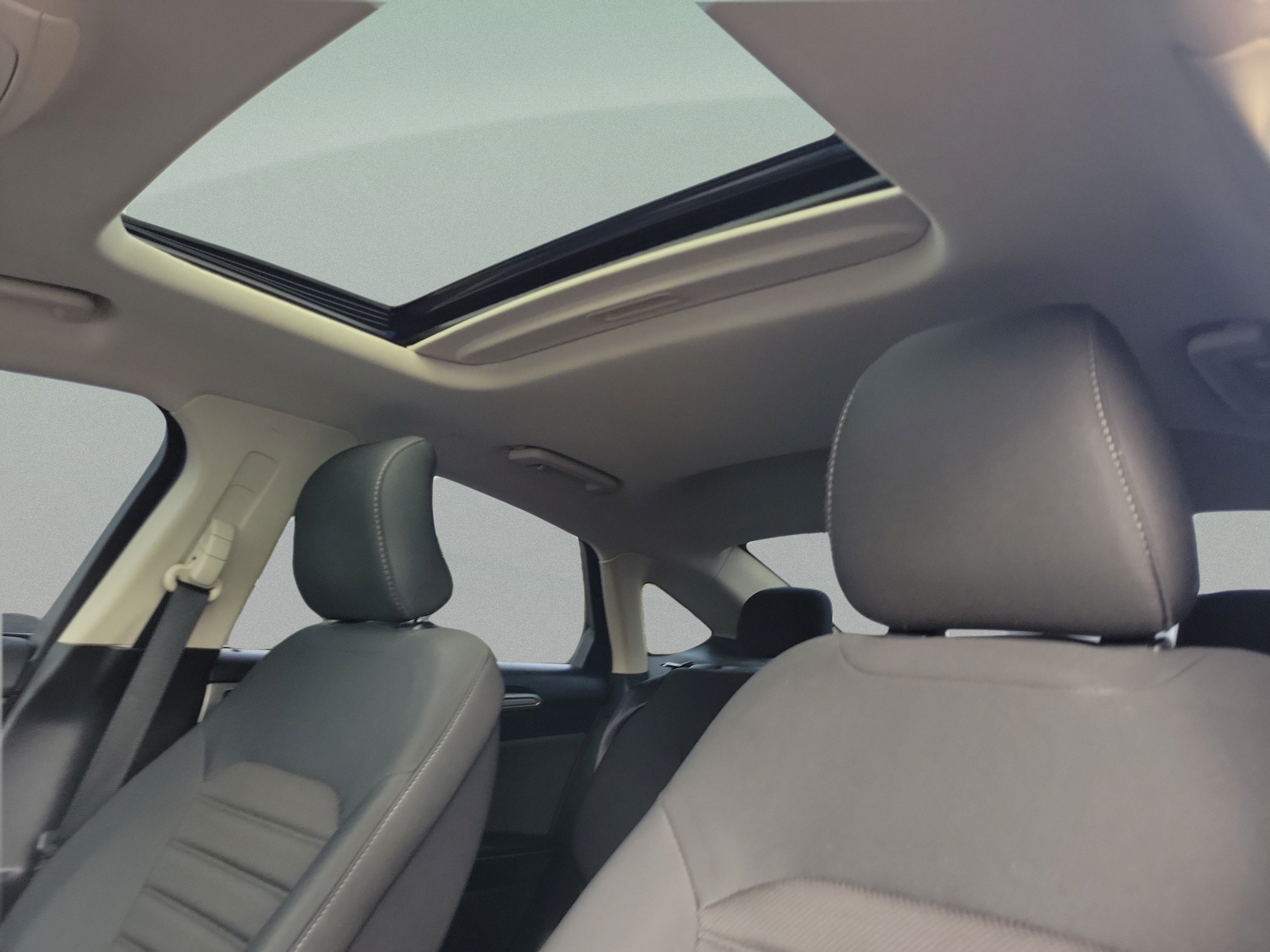 Used 2019 Ford Fusion SE AWD/4WD image 16